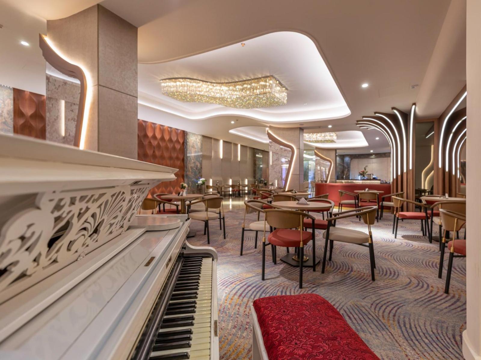 Mirage Hotel & Conference Center Aleksandria Zewnętrze zdjęcie The interior of the new restaurant